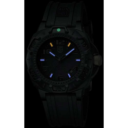 Мужские швейцарские наручные часы Luminox Land Night View 0201.BO