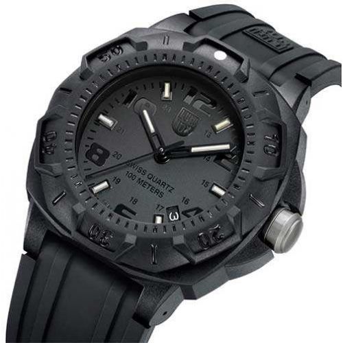 Мужские швейцарские наручные часы Luminox Land Night View 0201.BO
