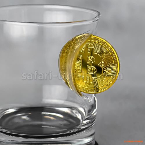 Стакан для виски с биткоином